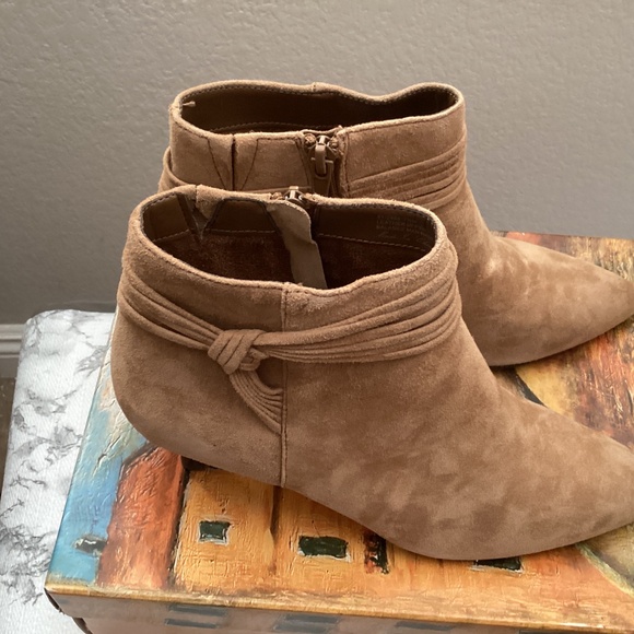 NIB Bella Vita Boots size 7.5 - Picture 6 of 11